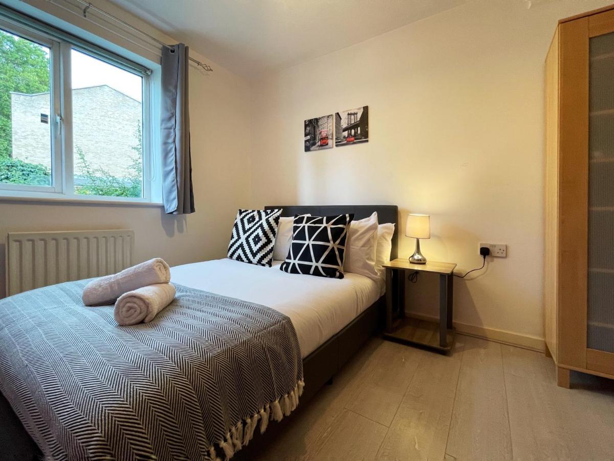 Jessica'S Place At Whitechapel London Exteriör bild